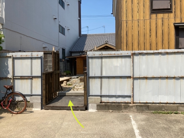 裏側駐車場への経路