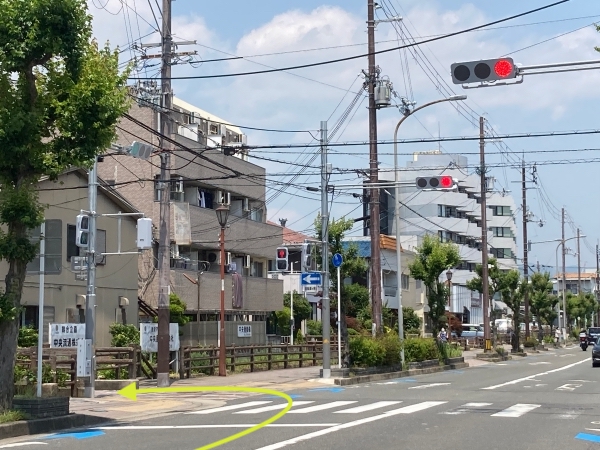 裏側駐車場への経路