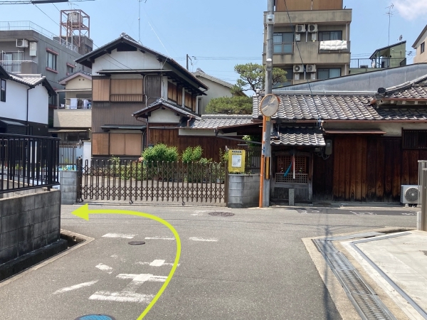 裏側駐車場への経路